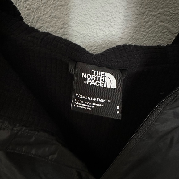 Woman’s The North Face Winter Warm 1/4 Zip Jacket - Picture 3 of 4